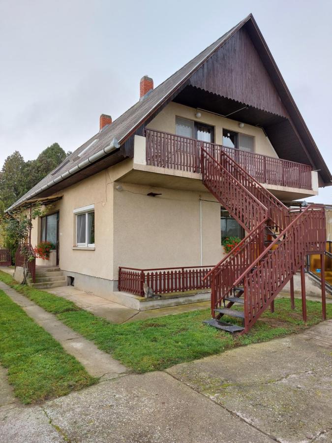 Panna Apartmanhaz Balatonlelle Eksteriør bilde